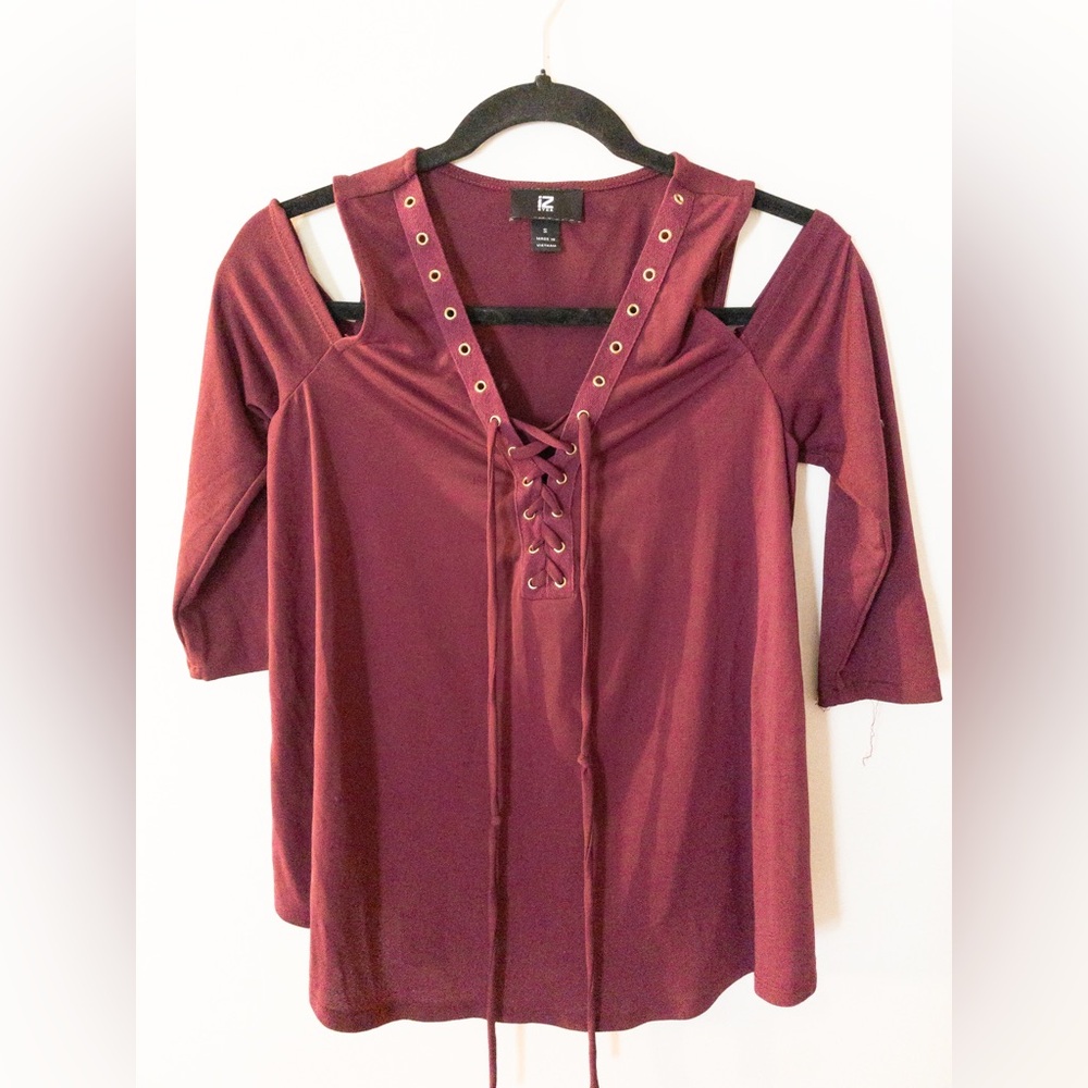 Burgundy Lace-Up Top SZ S Cold Shoulder 3/4 Sleeve